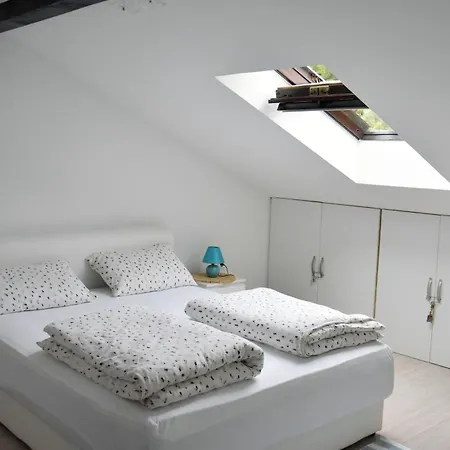 Marasovica Apartament *